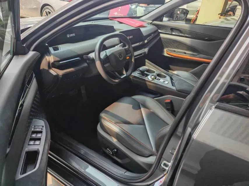 2022 ChangAn UNI-V 1.5T 188HP L4 7DCT,autocango,china used car exporter,china ev exporter,chinese used car exporter,chinese used ev exporter