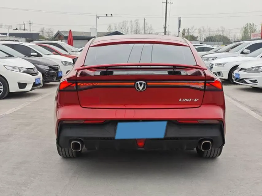 2022 ChangAn UNI-V 1.5T 188HP L4 7DCT,autocango,china used car exporter,china ev exporter,chinese used car exporter,chinese used ev exporter