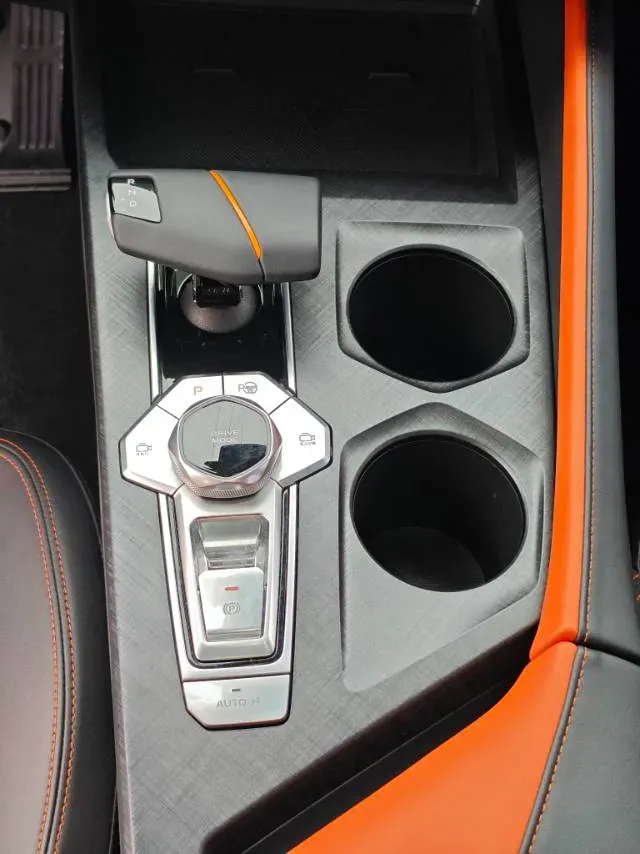 2022 ChangAn UNI-V 1.5T 188HP L4 7DCT,autocango,china used car exporter,china ev exporter,chinese used car exporter,chinese used ev exporter