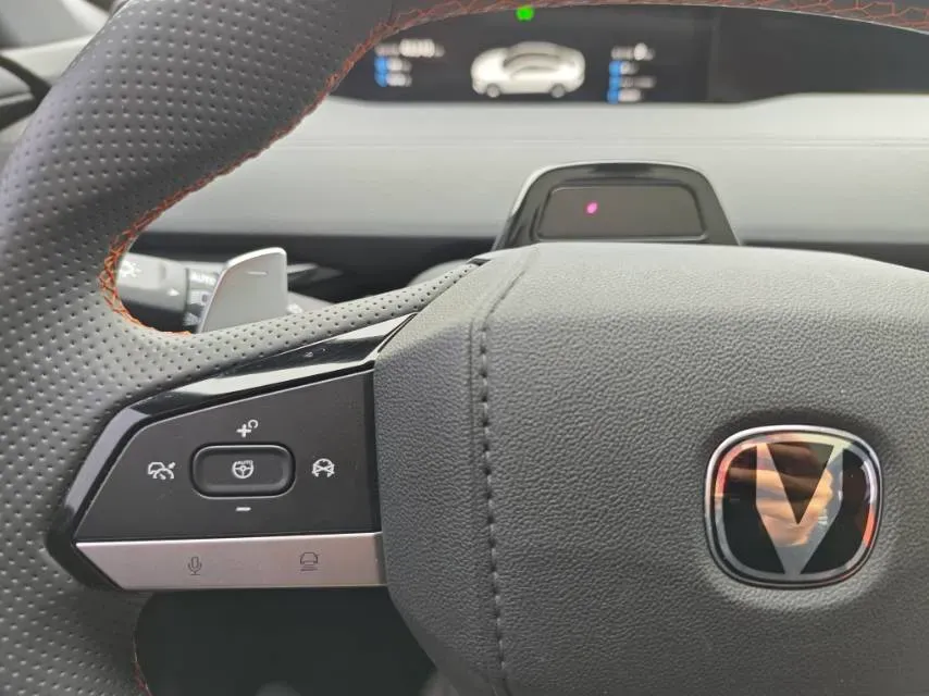 2022 ChangAn UNI-V 1.5T 188HP L4 7DCT,autocango,china used car exporter,china ev exporter,chinese used car exporter,chinese used ev exporter