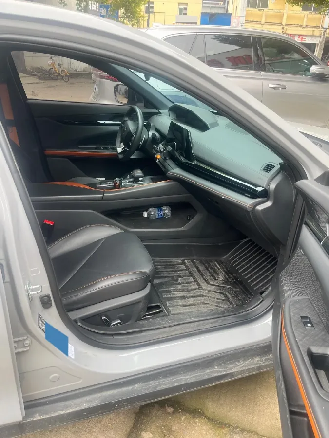 2022 ChangAn UNI-V 1.5T 188HP L4 7DCT,autocango,china used car exporter,china ev exporter,chinese used car exporter,chinese used ev exporter