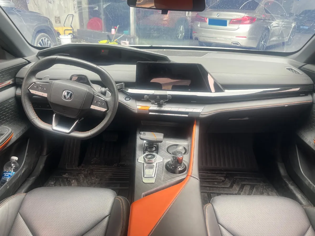 2022 ChangAn UNI-V 1.5T 188HP L4 7DCT,autocango,china used car exporter,china ev exporter,chinese used car exporter,chinese used ev exporter