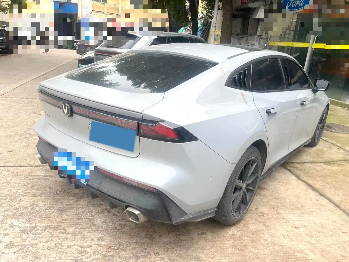 2022 ChangAn UNI-V 1.5T 188HP L4 7DCT,autocango,china used car exporter,china ev exporter,chinese used car exporter,chinese used ev exporter