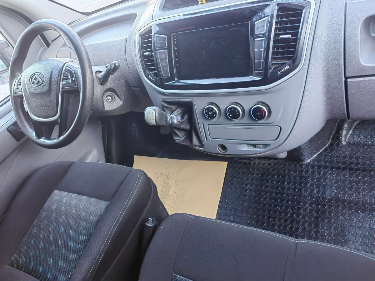 2021 MAXUS XinTu V80 2.0T 127HP L4 6MT,autocango,china used car exporter,china ev exporter,chinese used car exporter,chinese used ev exporter