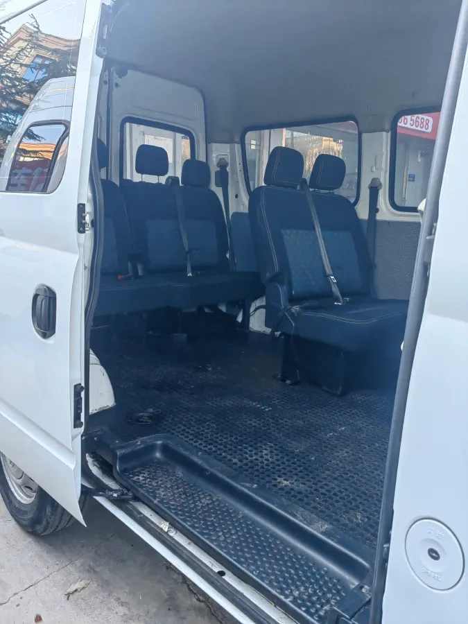 2021 MAXUS XinTu V80 2.0T 127HP L4 6MT,autocango,china used car exporter,china ev exporter,chinese used car exporter,chinese used ev exporter