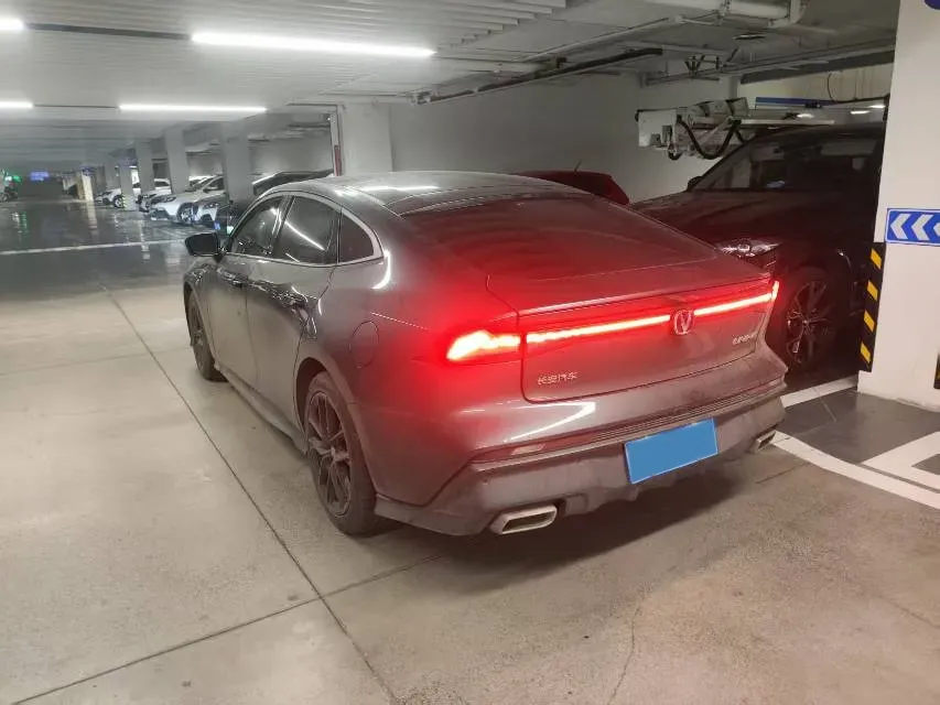 2024 ChangAn UNI-V 1.5T 188HP L4 7DCT,autocango,china used car exporter,china ev exporter,chinese used car exporter,chinese used ev exporter