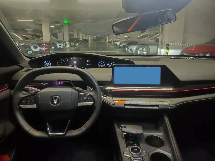 2024 ChangAn UNI-V 1.5T 188HP L4 7DCT,autocango,china used car exporter,china ev exporter,chinese used car exporter,chinese used ev exporter