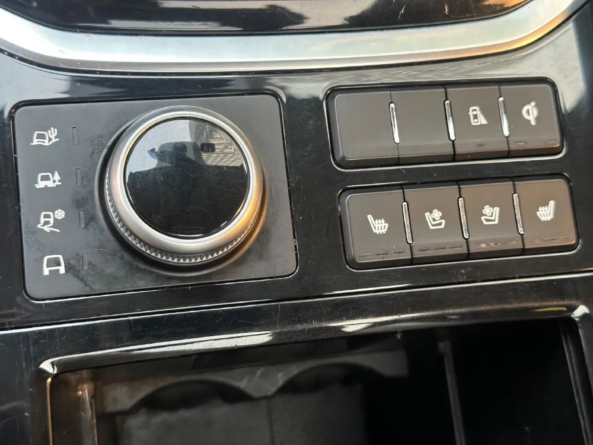 2017 GAC Trumpchi GS8 2.0T 201HP L4 6AT,autocango,china used car exporter,china ev exporter,chinese used car exporter,chinese used ev exporter