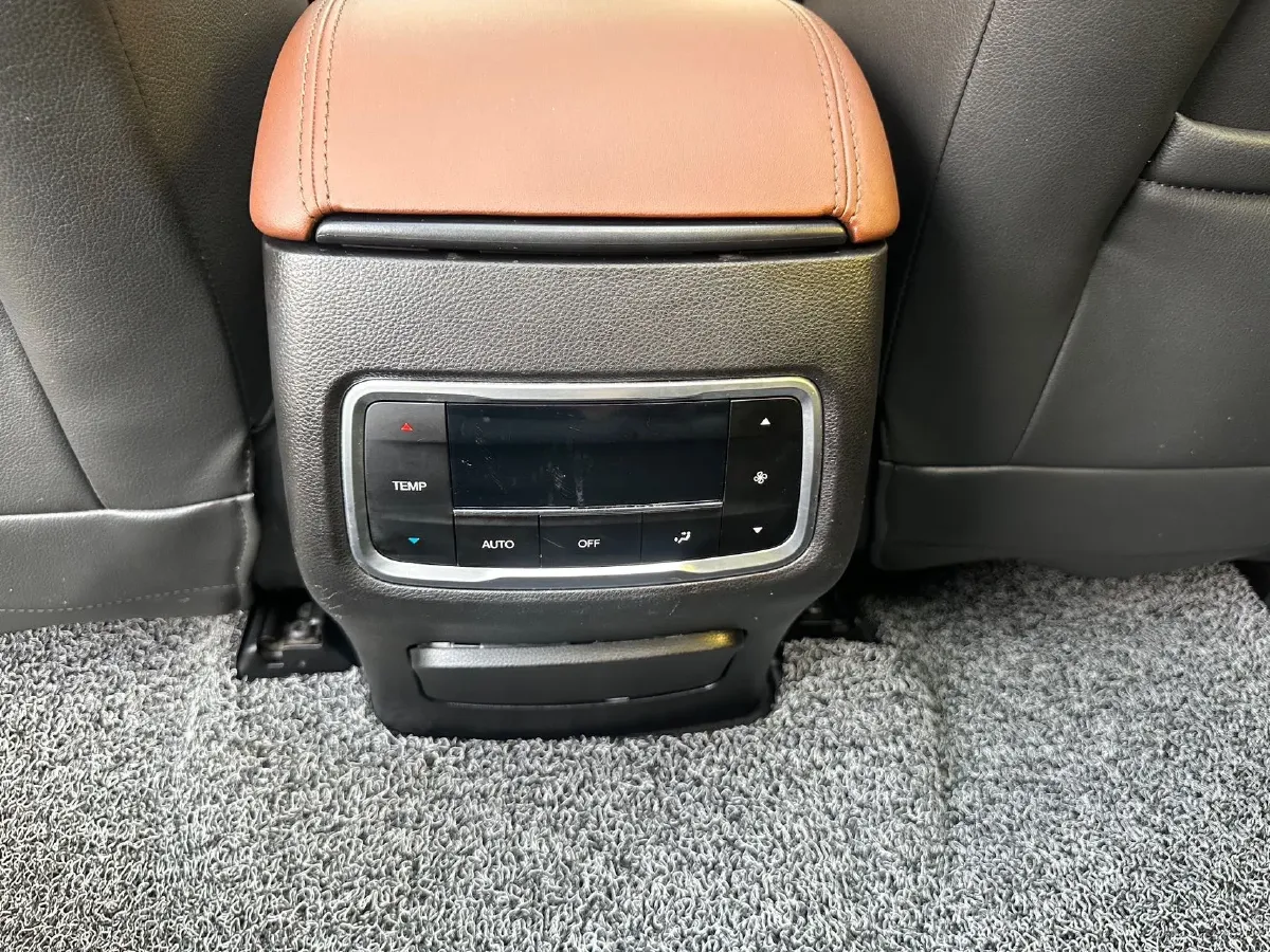 2017 GAC Trumpchi GS8 2.0T 201HP L4 6AT,autocango,china used car exporter,china ev exporter,chinese used car exporter,chinese used ev exporter