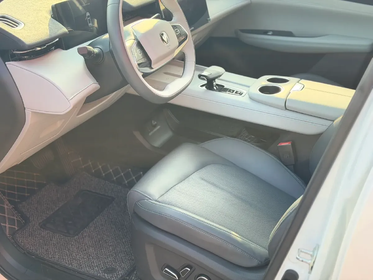 2025 ChangAn UNI-Z 1.5T 188HP L4 7DCT,autocango,china used car exporter,china ev exporter,chinese used car exporter,chinese used ev exporter