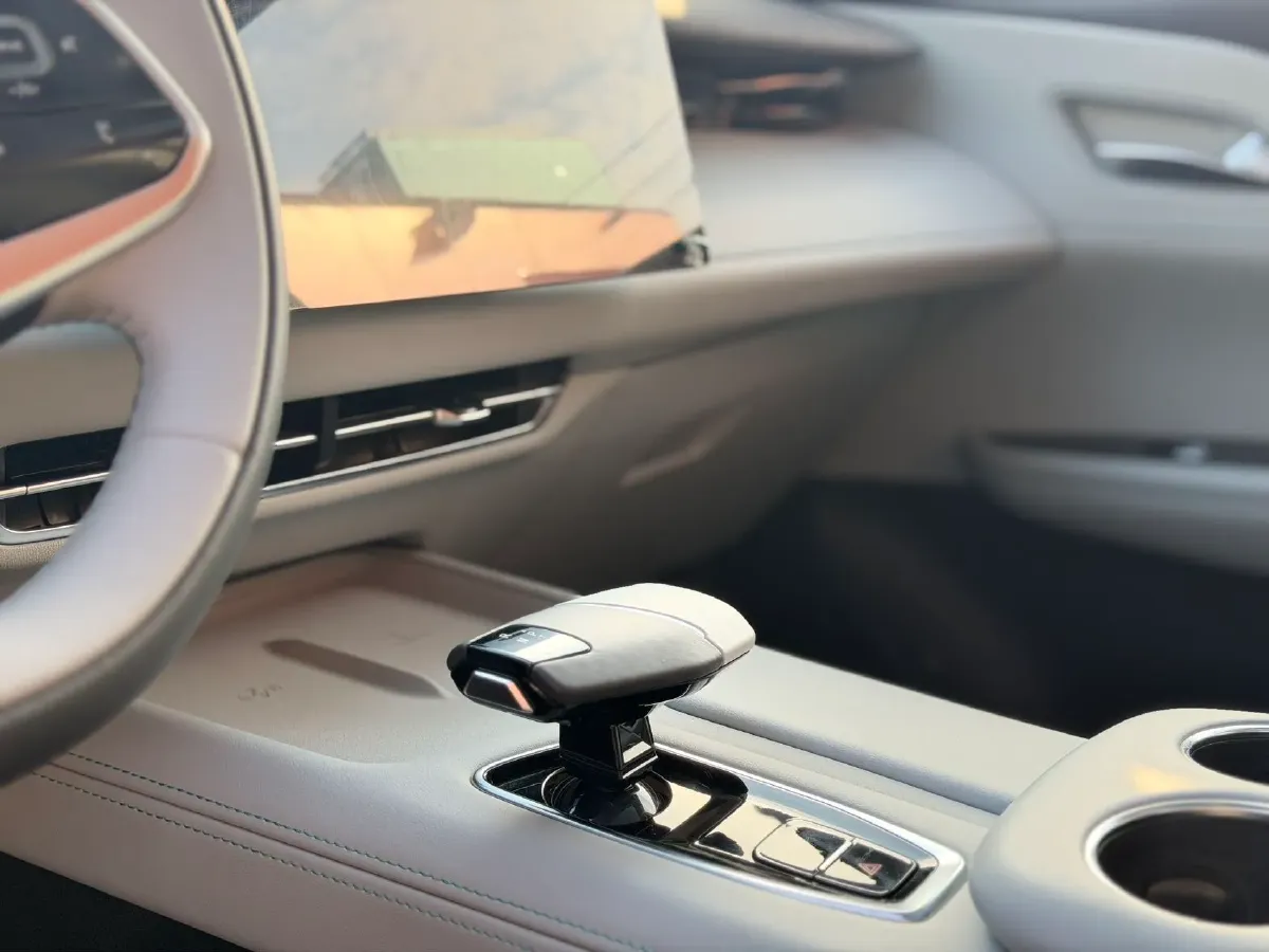 2025 ChangAn UNI-Z 1.5T 188HP L4 7DCT,autocango,china used car exporter,china ev exporter,chinese used car exporter,chinese used ev exporter