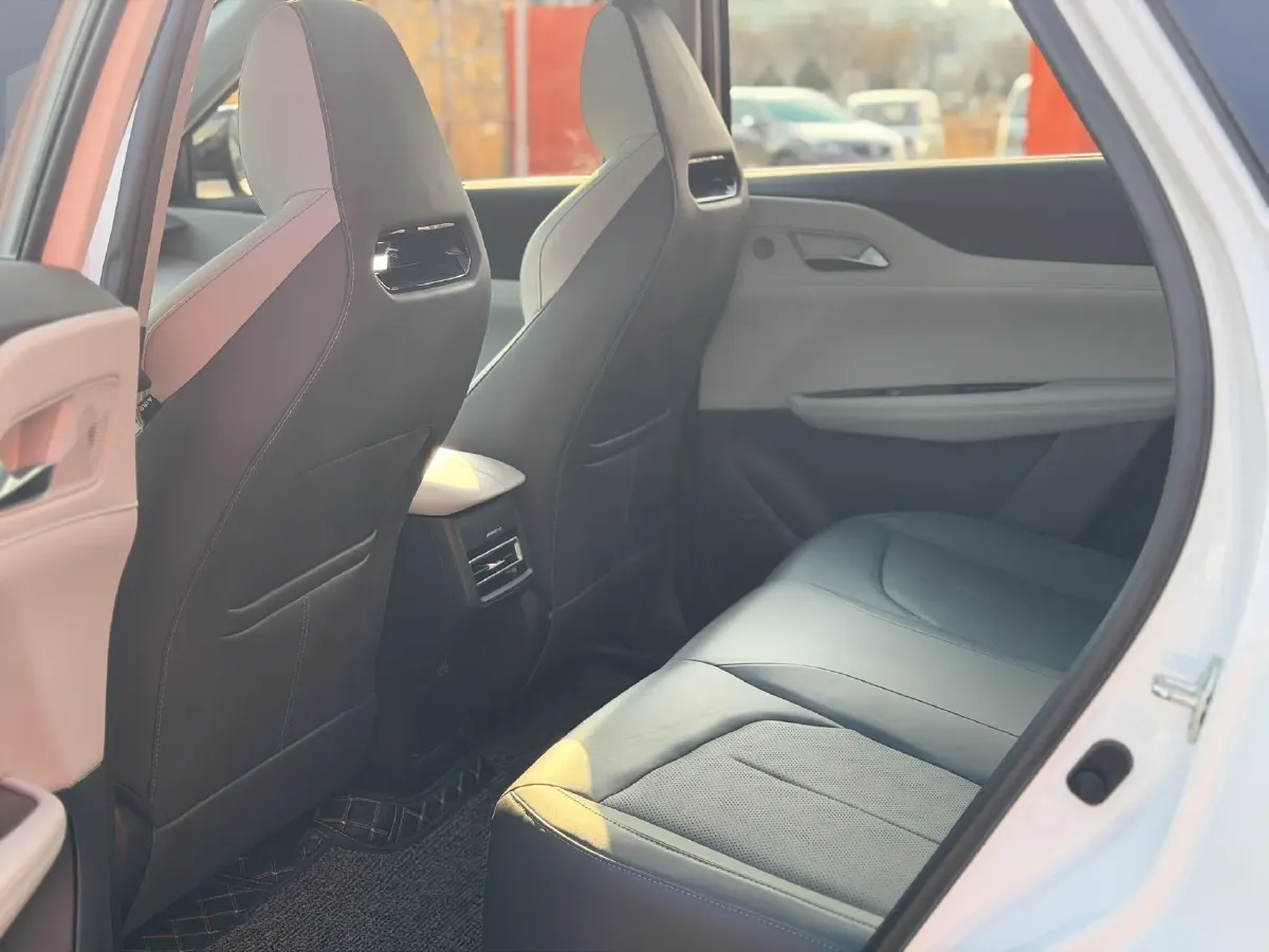 2025 ChangAn UNI-Z 1.5T 188HP L4 7DCT,autocango,china used car exporter,china ev exporter,chinese used car exporter,chinese used ev exporter