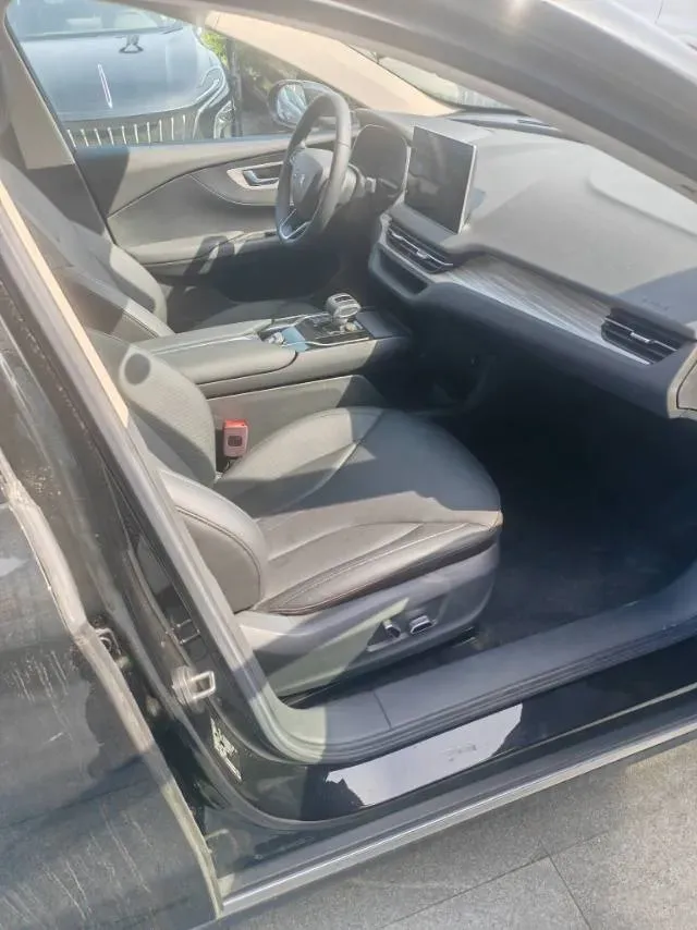 2024 HongQi E-QM5 BEV 60KWH,autocango,china used car exporter,china ev exporter,chinese used car exporter,chinese used ev exporter