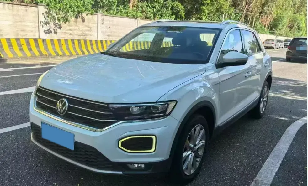 2022 Volkswagen T-Roc 1.4T 150HP L4 7DCT,autocango,china used car exporter,china ev exporter,chinese used car exporter,chinese used ev exporter