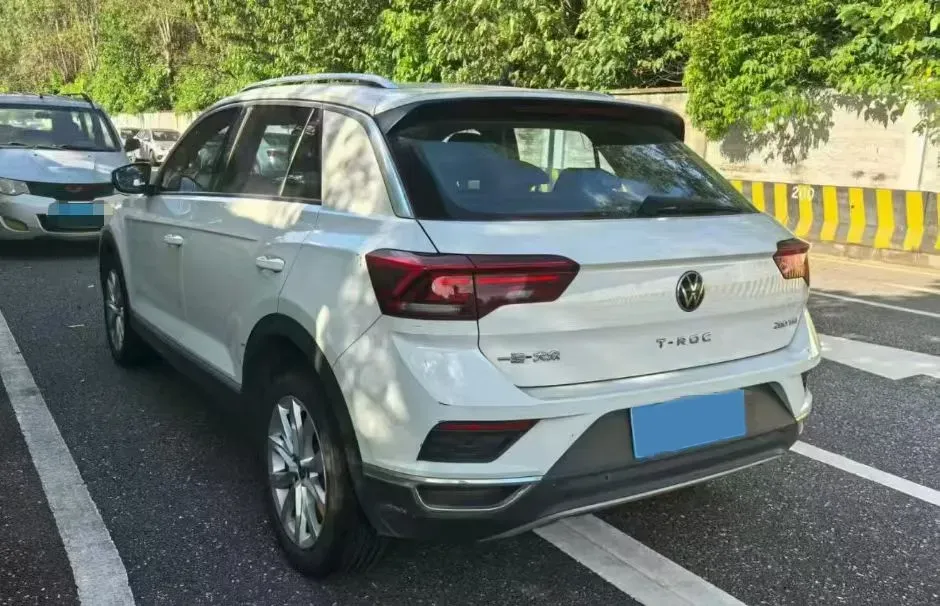 2022 Volkswagen T-Roc 1.4T 150HP L4 7DCT,autocango,china used car exporter,china ev exporter,chinese used car exporter,chinese used ev exporter