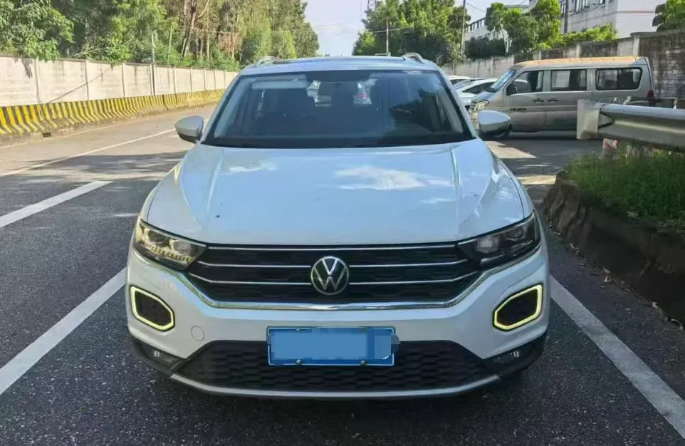 2022 Volkswagen T-Roc 1.4T 150HP L4 7DCT,autocango,china used car exporter,china ev exporter,chinese used car exporter,chinese used ev exporter