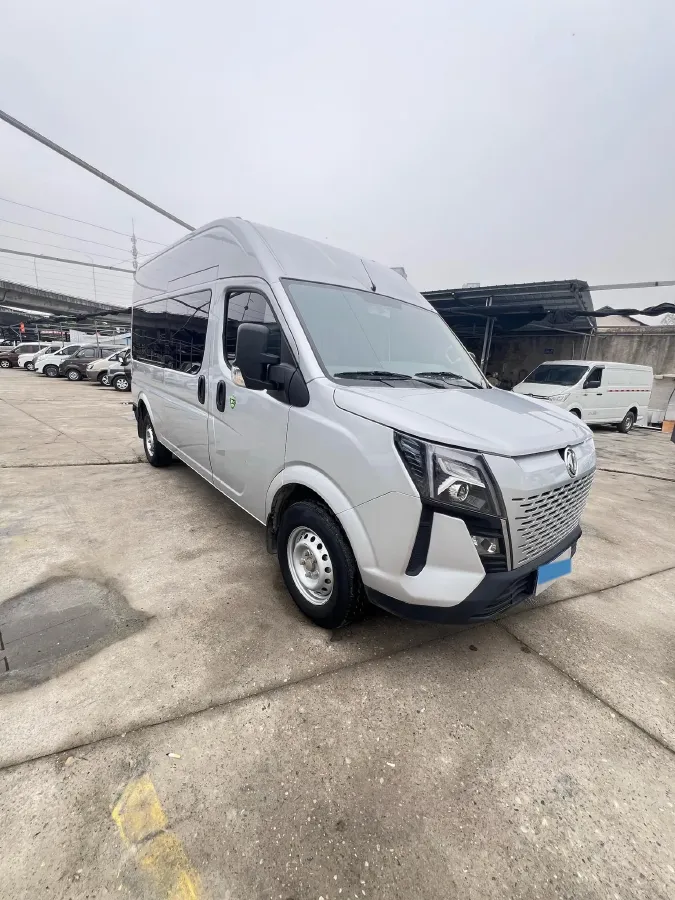 2023 MAXUS XinTu V70 2.0T 125HP L4 6MT,autocango,china used car exporter,china ev exporter,chinese used car exporter,chinese used ev exporter