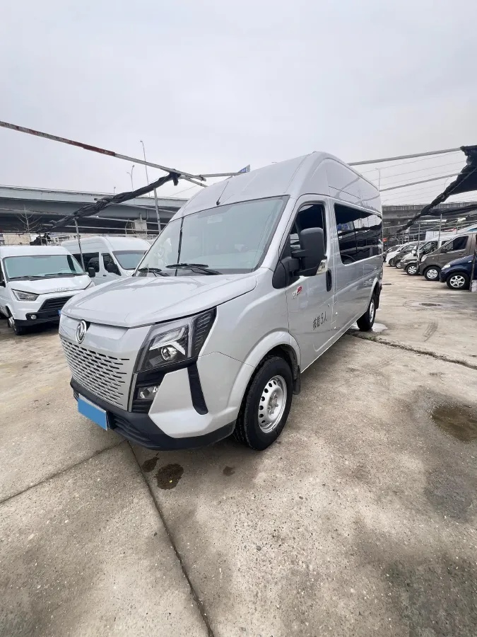2023 MAXUS XinTu V70 2.0T 125HP L4 6MT,autocango,china used car exporter,china ev exporter,chinese used car exporter,chinese used ev exporter