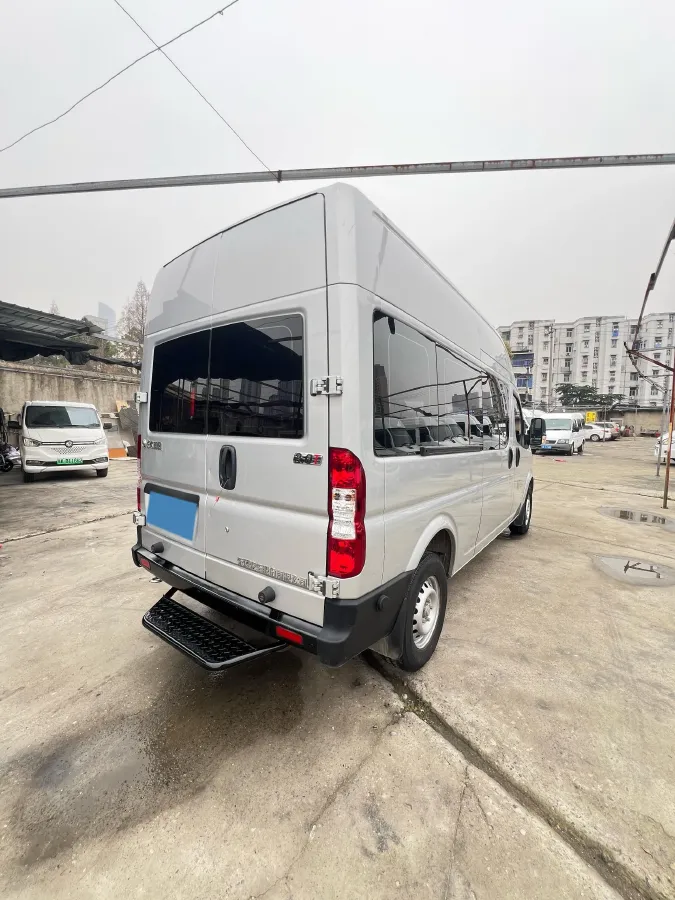 2023 MAXUS XinTu V70 2.0T 125HP L4 6MT,autocango,china used car exporter,china ev exporter,chinese used car exporter,chinese used ev exporter
