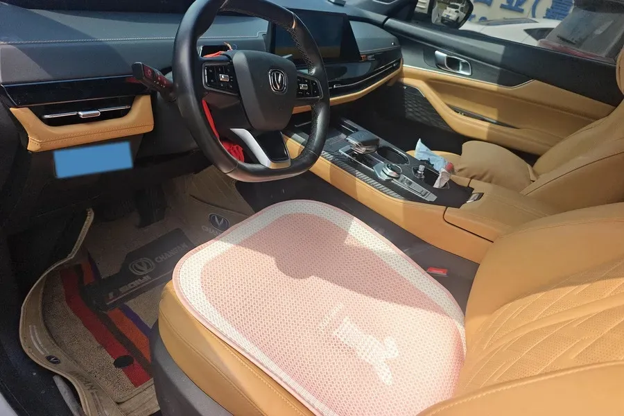 2021 ChangAn UNI-K 2.0T 233HP L4 8AT,autocango,china used car exporter,china ev exporter,chinese used car exporter,chinese used ev exporter