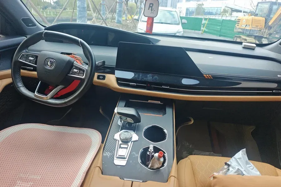 2021 ChangAn UNI-K 2.0T 233HP L4 8AT,autocango,china used car exporter,china ev exporter,chinese used car exporter,chinese used ev exporter