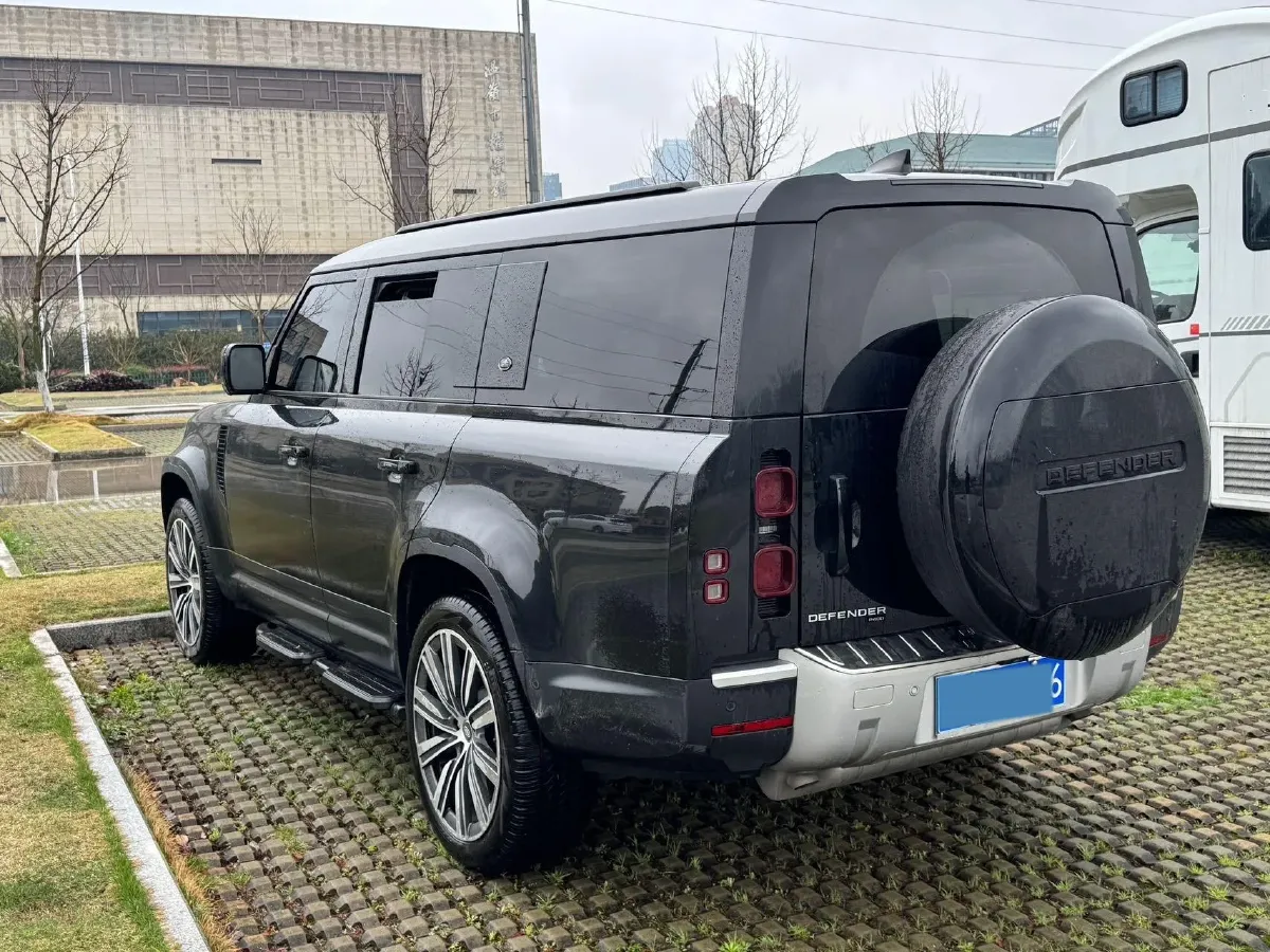 2023 Land Rover Defender 3.0T 400HP L6 8AT,autocango,china used car exporter,china ev exporter,chinese used car exporter,chinese used ev exporter