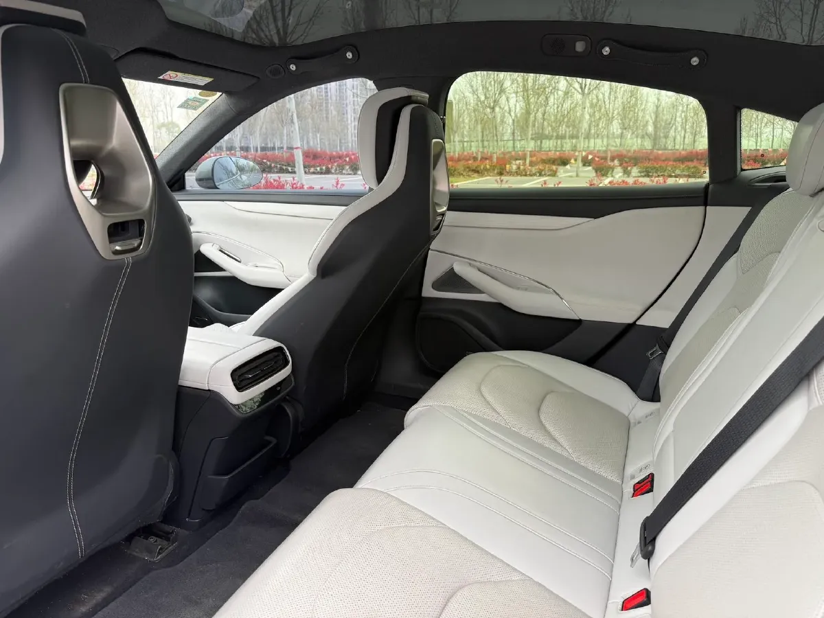 2024 MI SU7 BEV 73.6KWH,autocango,china used car exporter,china ev exporter,chinese used car exporter,chinese used ev exporter