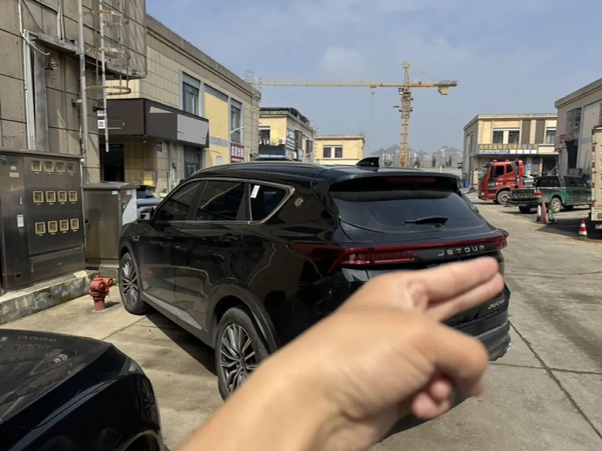 2023 ChangAn Oshan X7 Plus 1.5T 188HP L4 7DCT,autocango,china used car exporter,china ev exporter,chinese used car exporter,chinese used ev exporter
