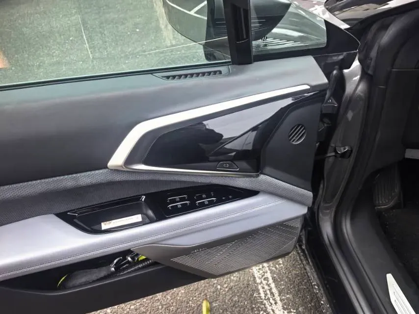 2023 HiPhi Z BEV 120KWH,autocango,china used car exporter,china ev exporter,chinese used car exporter,chinese used ev exporter