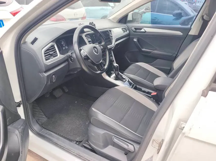 2022 Volkswagen T-Roc 1.4T 150HP L4 7DCT,autocango,china used car exporter,china ev exporter,chinese used car exporter,chinese used ev exporter