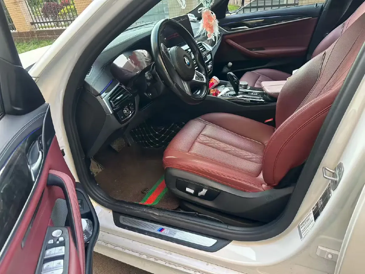 2022 BMW 5 Series 2.0T 184HP L4 8AT,autocango,china used car exporter,china ev exporter,chinese used car exporter,chinese used ev exporter