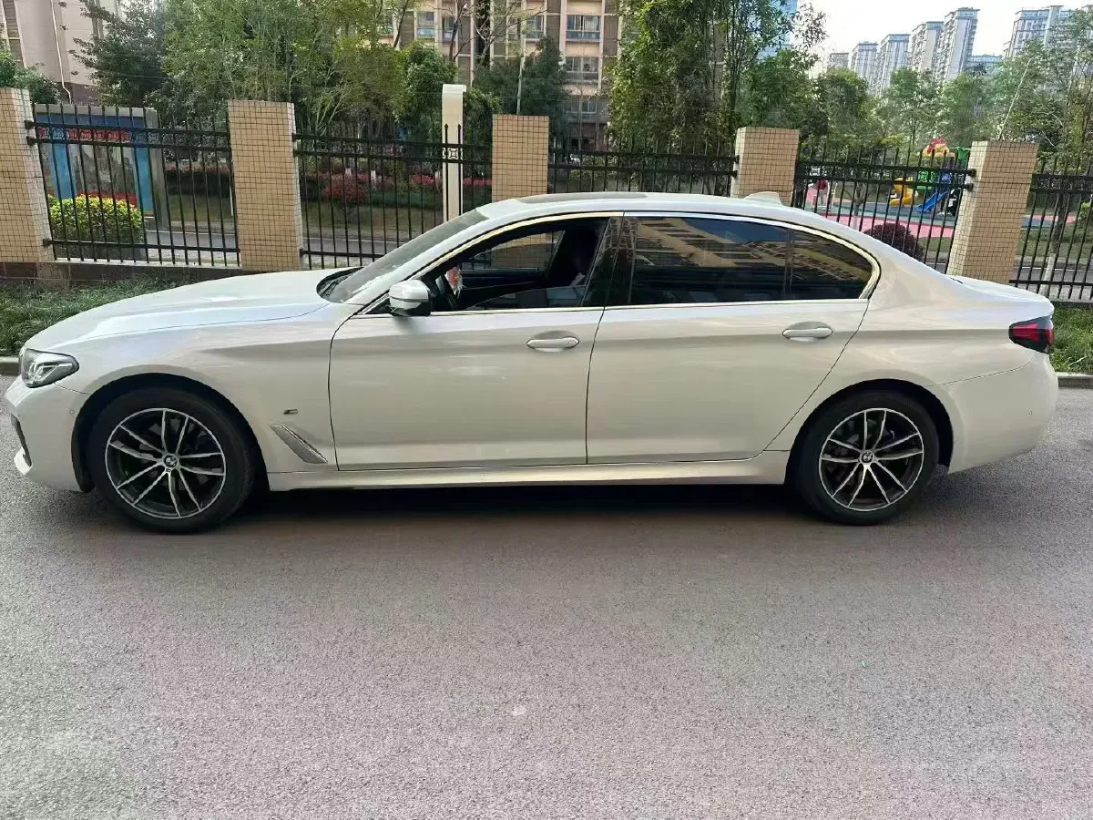 2022 BMW 5 Series 2.0T 184HP L4 8AT,autocango,china used car exporter,china ev exporter,chinese used car exporter,chinese used ev exporter