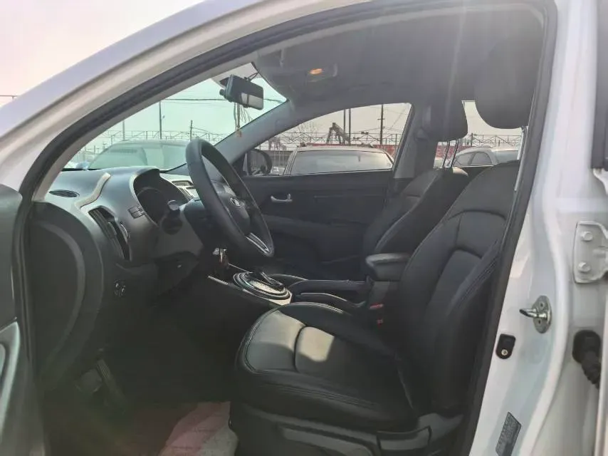 2016 Kia Sportage R 2.0L 165HP L4 6AT,autocango,china used car exporter,china ev exporter,chinese used car exporter,chinese used ev exporter