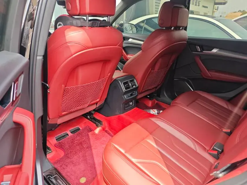 2024 Audi Q5L 2.0T 245HP L4 7DCT,autocango,china used car exporter,china ev exporter,chinese used car exporter,chinese used ev exporter