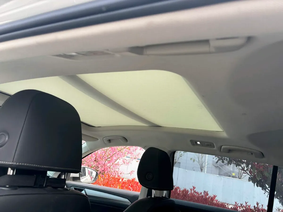 2022 Volkswagen T-Roc 1.4T 150HP L4 7DCT,autocango,china used car exporter,china ev exporter,chinese used car exporter,chinese used ev exporter