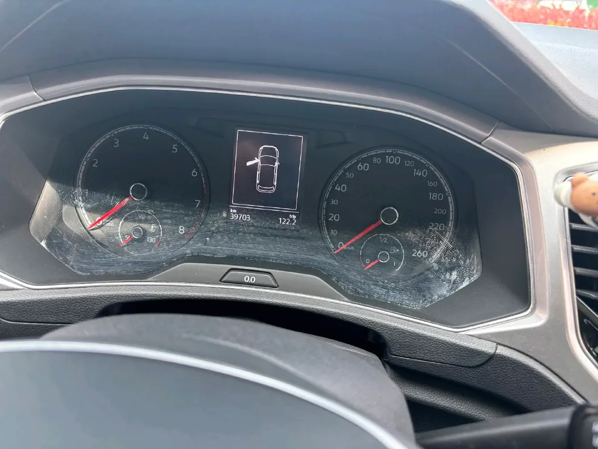 2022 Volkswagen T-Roc 1.4T 150HP L4 7DCT,autocango,china used car exporter,china ev exporter,chinese used car exporter,chinese used ev exporter