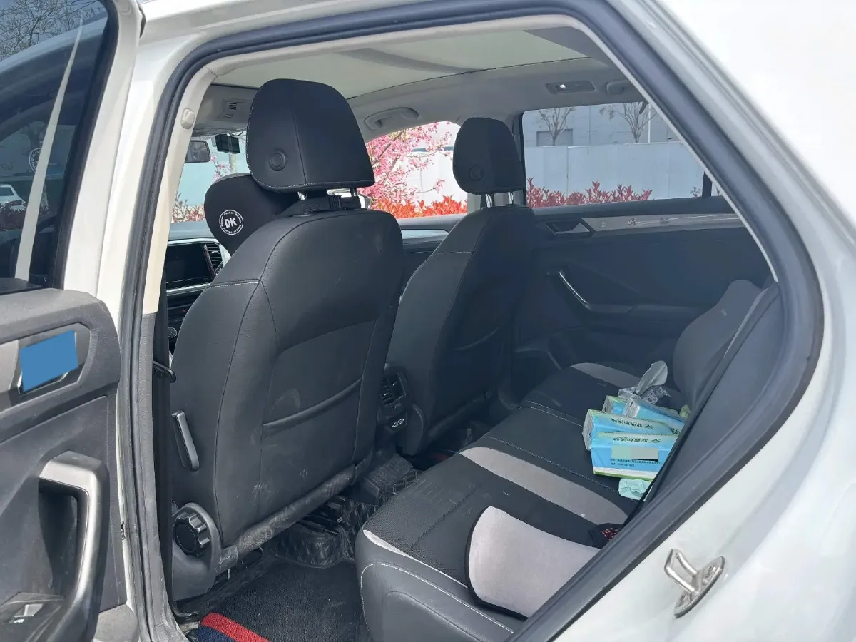 2022 Volkswagen T-Roc 1.4T 150HP L4 7DCT,autocango,china used car exporter,china ev exporter,chinese used car exporter,chinese used ev exporter