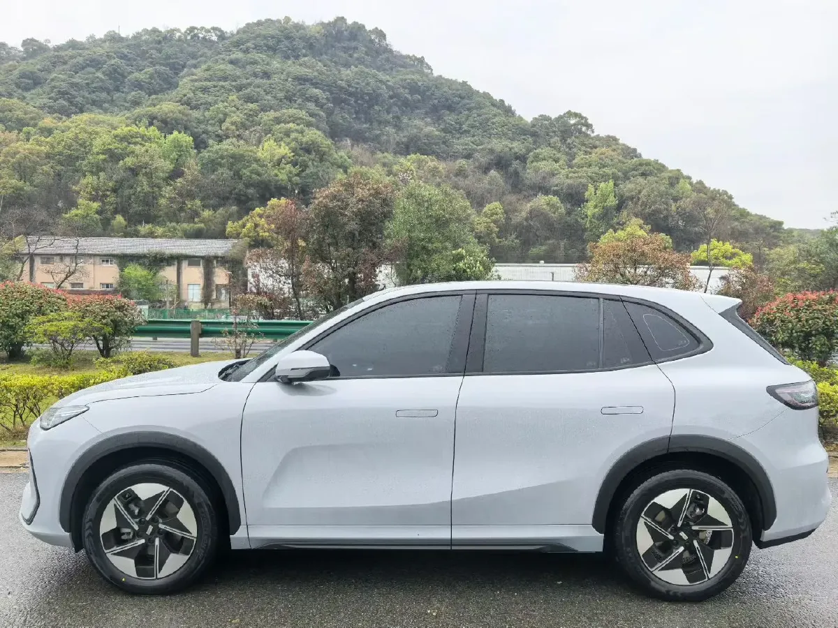 2024 Geely Emgrand L HiP 1.5T 181HP L4 3DHT PHEV 15.5KWH,autocango,china used car exporter,china ev exporter,chinese used car exporter,chinese used ev exporter