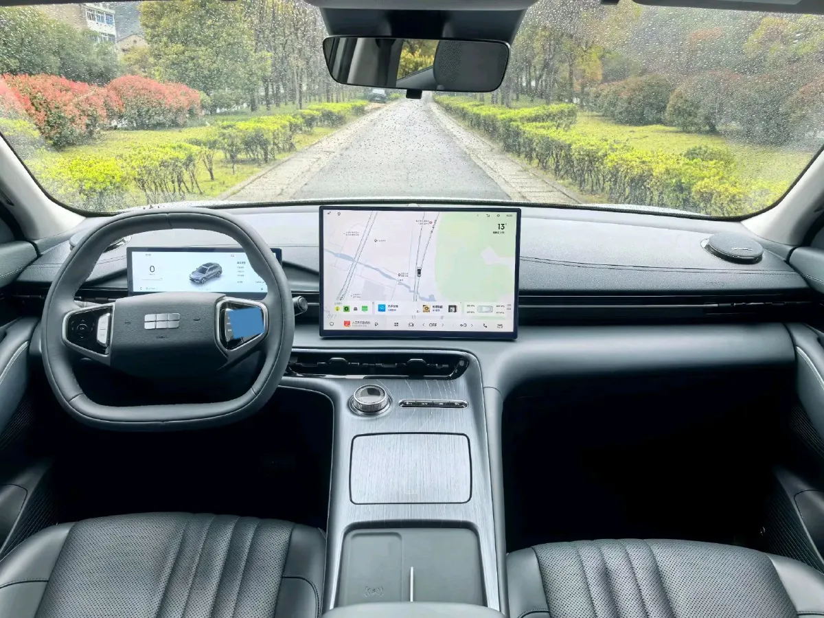 2024 Geely Emgrand L HiP 1.5T 181HP L4 3DHT PHEV 15.5KWH,autocango,china used car exporter,china ev exporter,chinese used car exporter,chinese used ev exporter