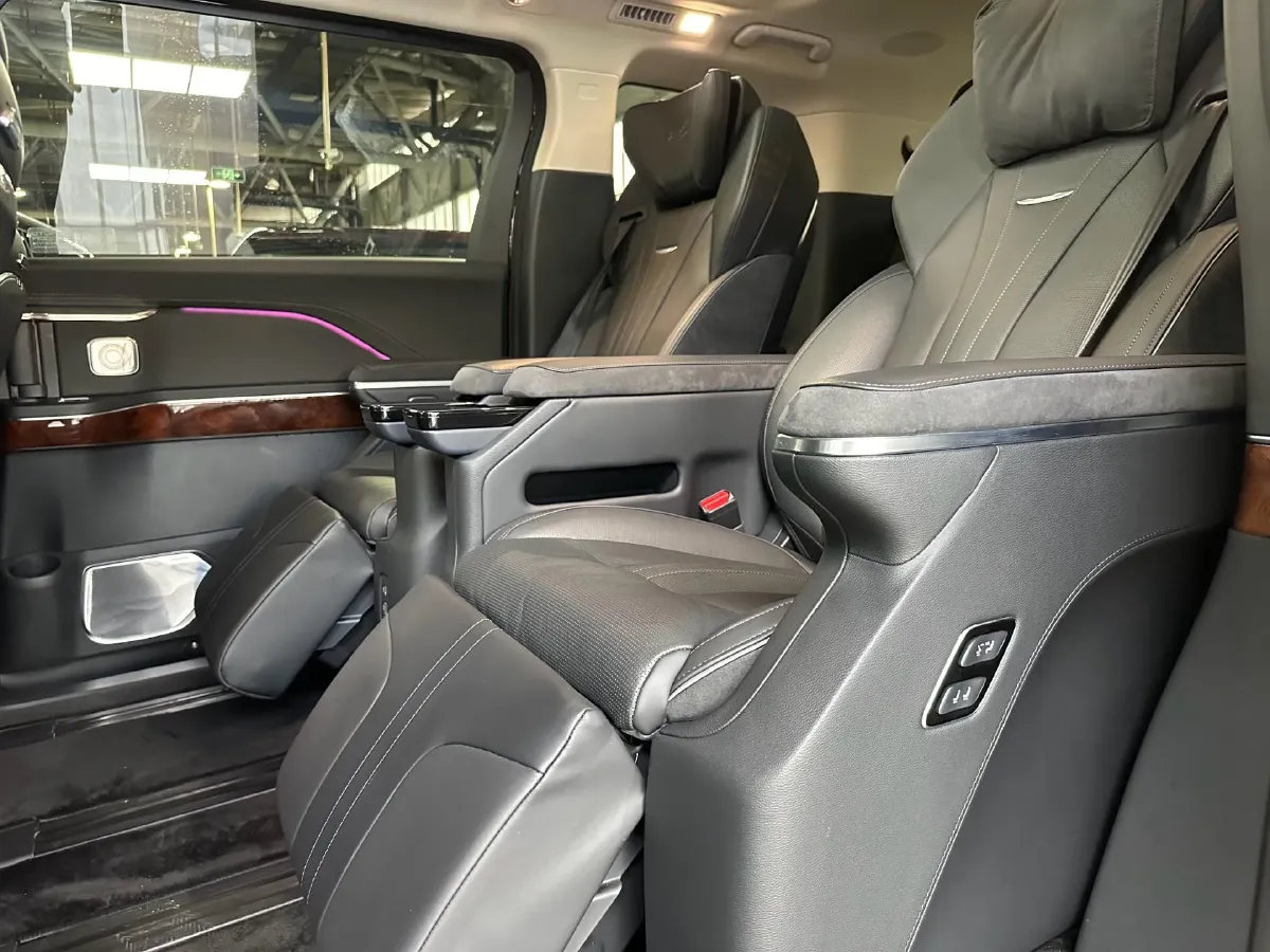 2024 HongQi HQ9 2.0T 163HP L4 1DHT PHEV 20.14KWH,autocango,china used car exporter,china ev exporter,chinese used car exporter,chinese used ev exporter