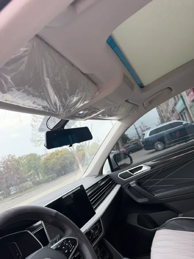 2023 Volkswagen Tiguan L 2.0T 186HP L4 7DCT,autocango,china used car exporter,china ev exporter,chinese used car exporter,chinese used ev exporter