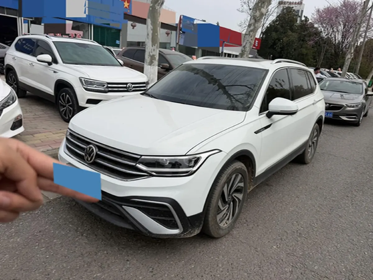 2023 Volkswagen Tiguan L 2.0T 186HP L4 7DCT,autocango,china used car exporter,china ev exporter,chinese used car exporter,chinese used ev exporter