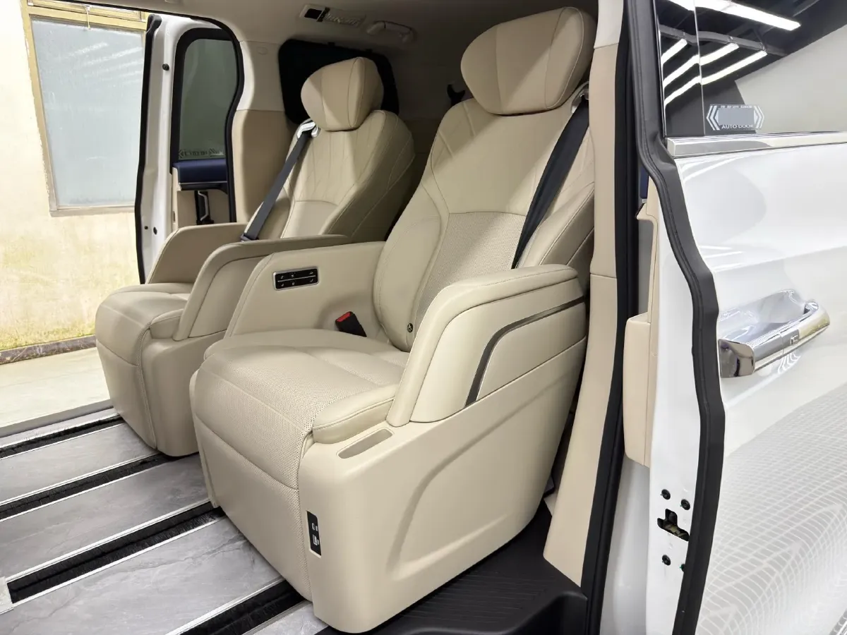 2024 Toyota Sienna 2.5L 189HP L4 E-CVT Hybrid,autocango,china used car exporter,china ev exporter,chinese used car exporter,chinese used ev exporter