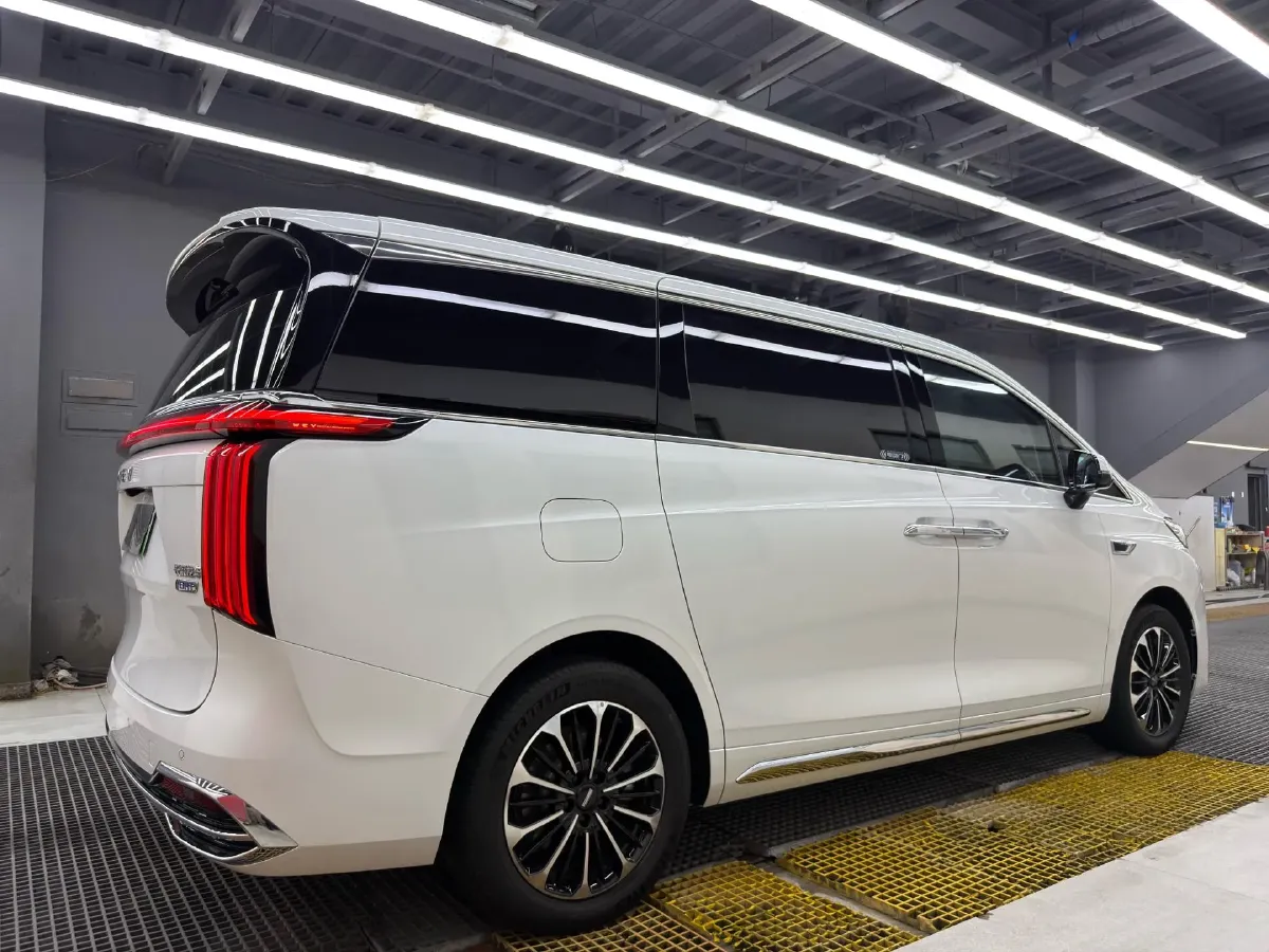 2024 Toyota Sienna 2.5L 189HP L4 E-CVT Hybrid,autocango,china used car exporter,china ev exporter,chinese used car exporter,chinese used ev exporter