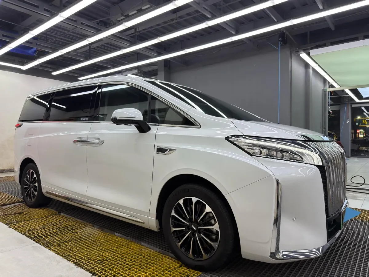 2024 Toyota Sienna 2.5L 189HP L4 E-CVT Hybrid,autocango,china used car exporter,china ev exporter,chinese used car exporter,chinese used ev exporter