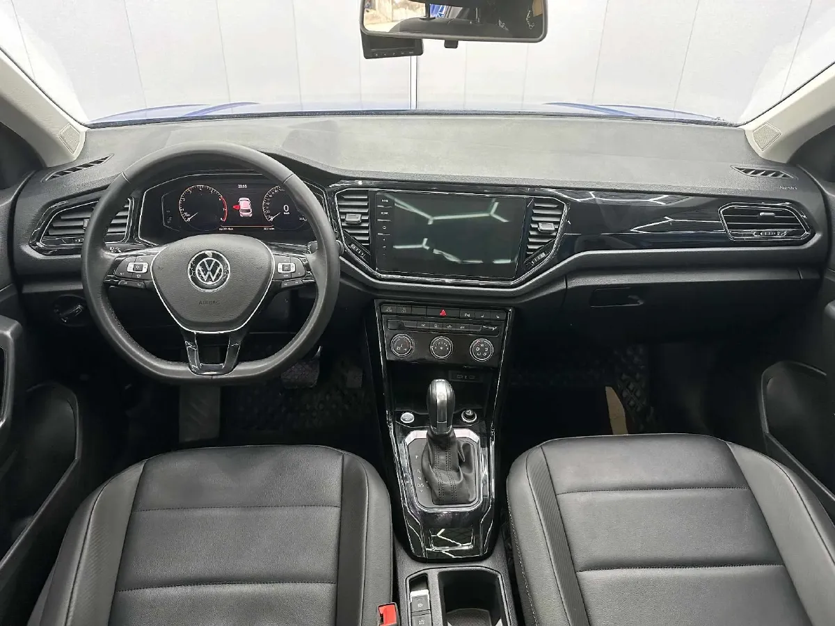 2022 Volkswagen T-Roc 1.4T 150HP L4 7DCT,autocango,china used car exporter,china ev exporter,chinese used car exporter,chinese used ev exporter