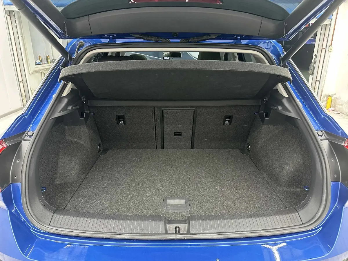 2022 Volkswagen T-Roc 1.4T 150HP L4 7DCT,autocango,china used car exporter,china ev exporter,chinese used car exporter,chinese used ev exporter