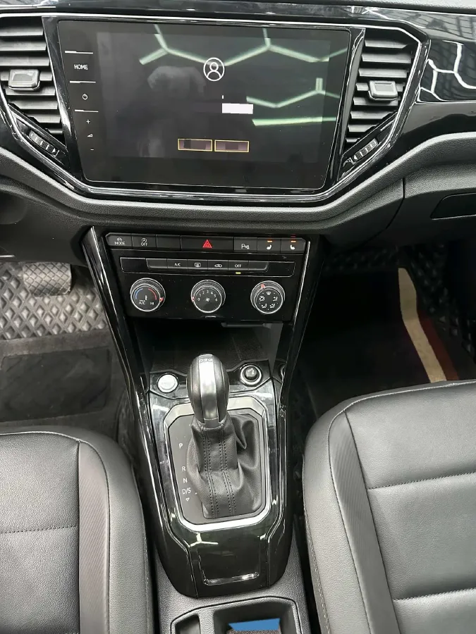 2022 Volkswagen T-Roc 1.4T 150HP L4 7DCT,autocango,china used car exporter,china ev exporter,chinese used car exporter,chinese used ev exporter