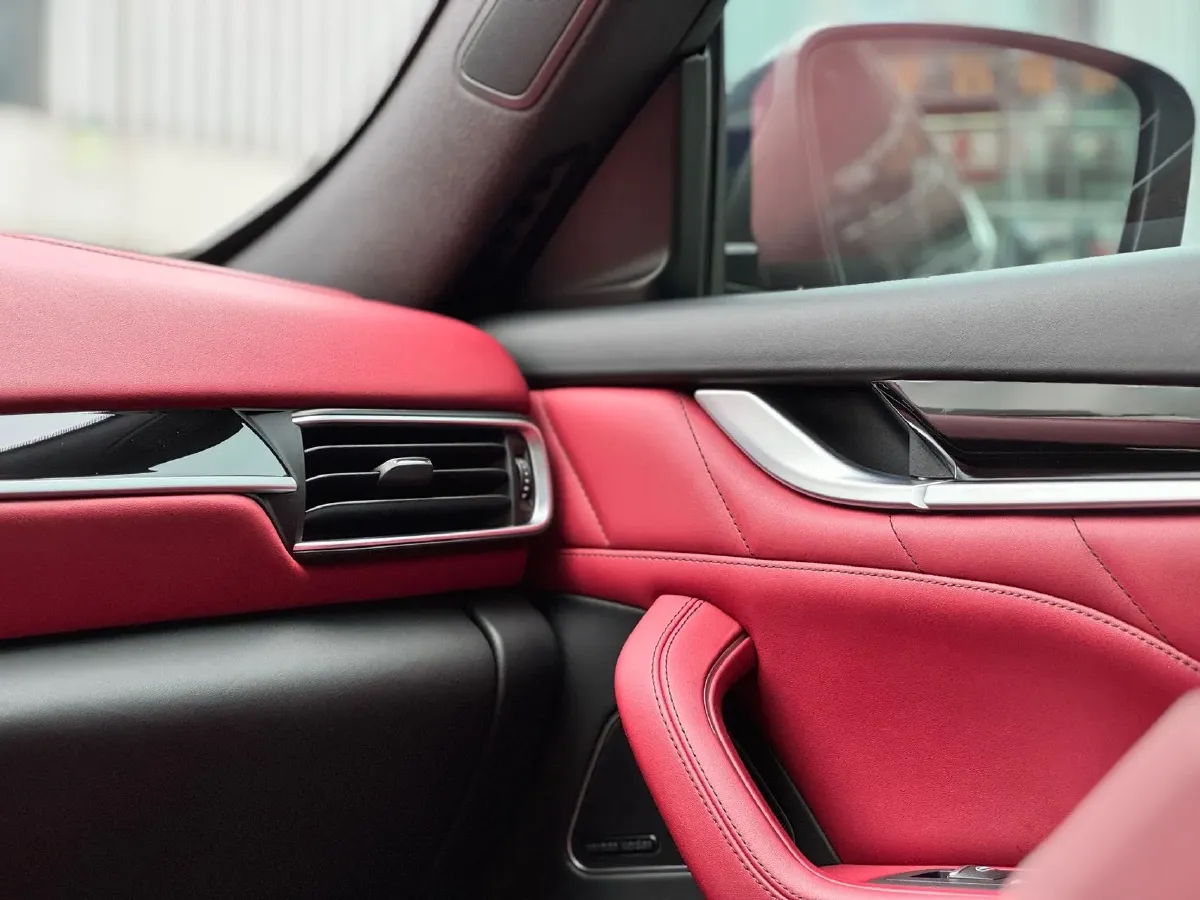 2021 Maserati Levante 3.0T 350HP V6 8AT,autocango,china used car exporter,china ev exporter,chinese used car exporter,chinese used ev exporter