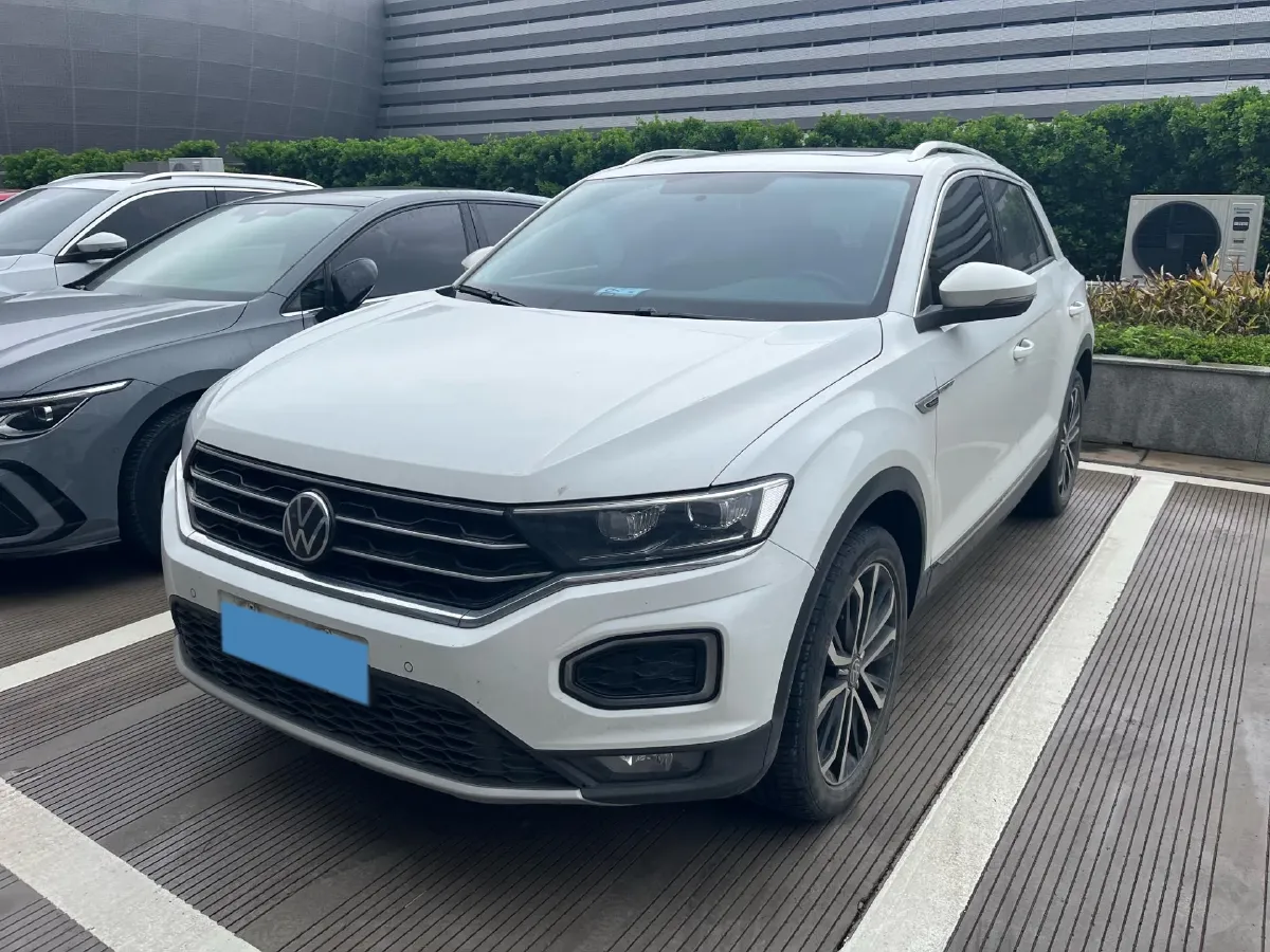 2022 Volkswagen T-Roc 1.4T 150HP L4 7DCT,autocango,china used car exporter,china ev exporter,chinese used car exporter,chinese used ev exporter